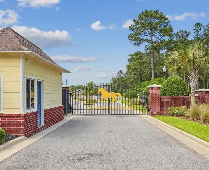 Huntington Creek HOA provides trusted homeowner association management in Pensacola FL.