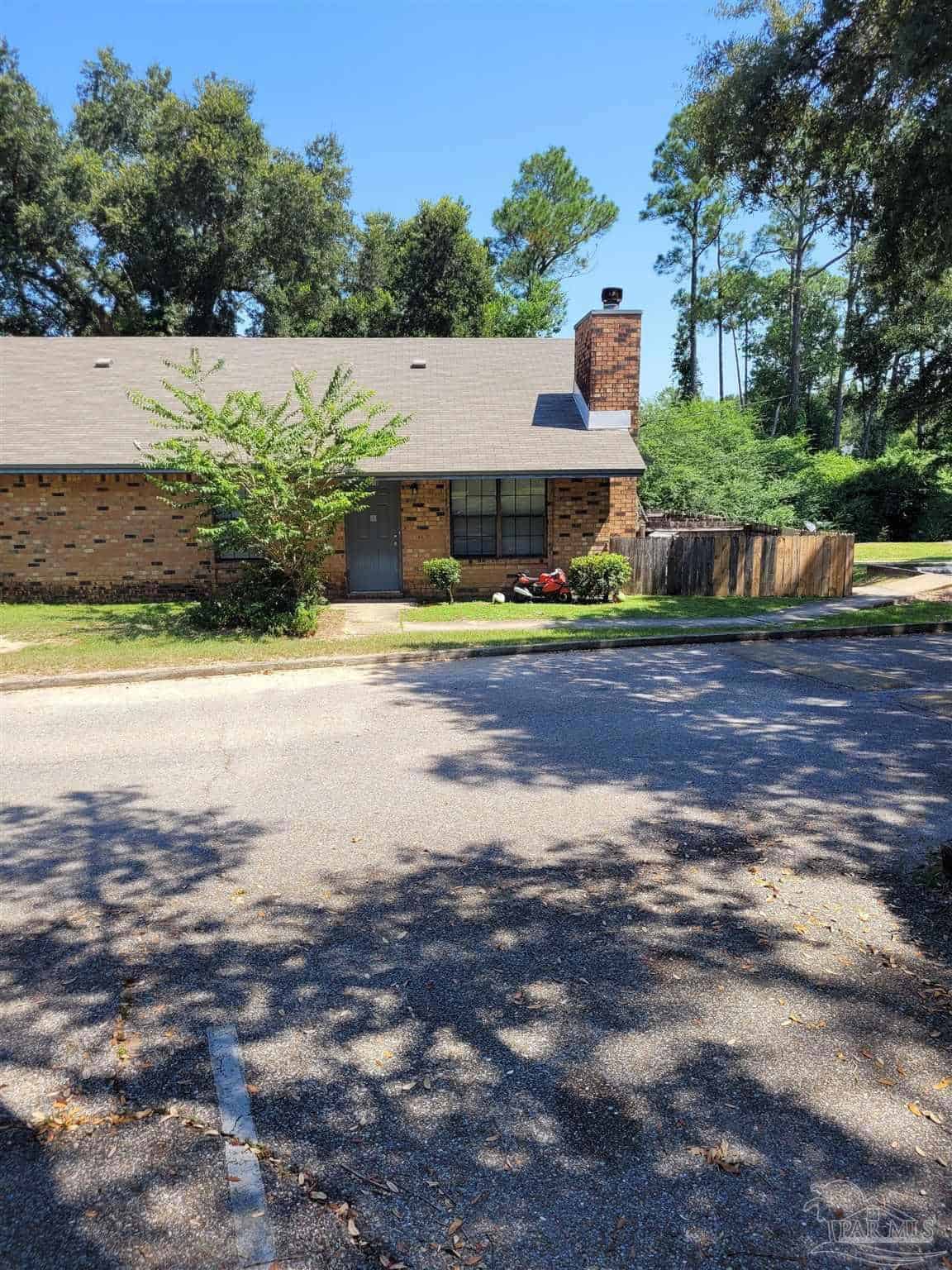 PINE FOREST OAKS TOWNHOMES HOA CANTONMENT FL3