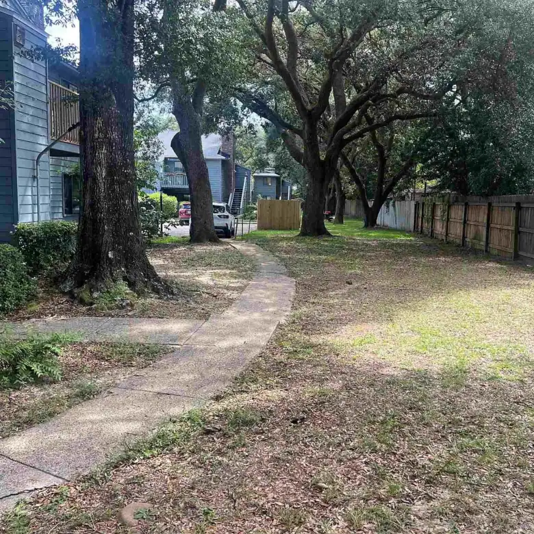 OAK MEADOW CONDOMINIUM ASSOCIATION OF PENSACOLA INC (OAKM)