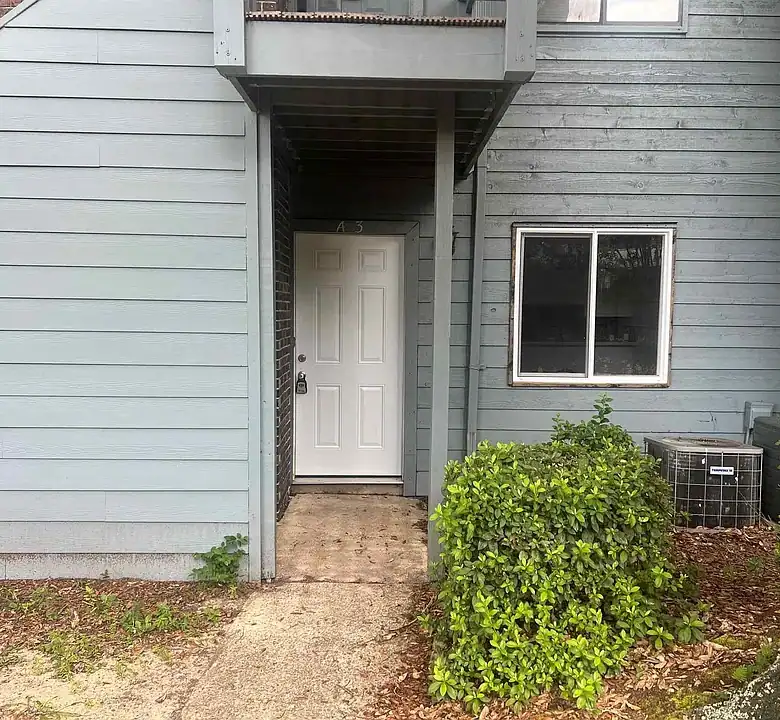 OAK MEADOW CONDOMINIUM ASSOCIATION OF PENSACOLA INC (OAKM)
